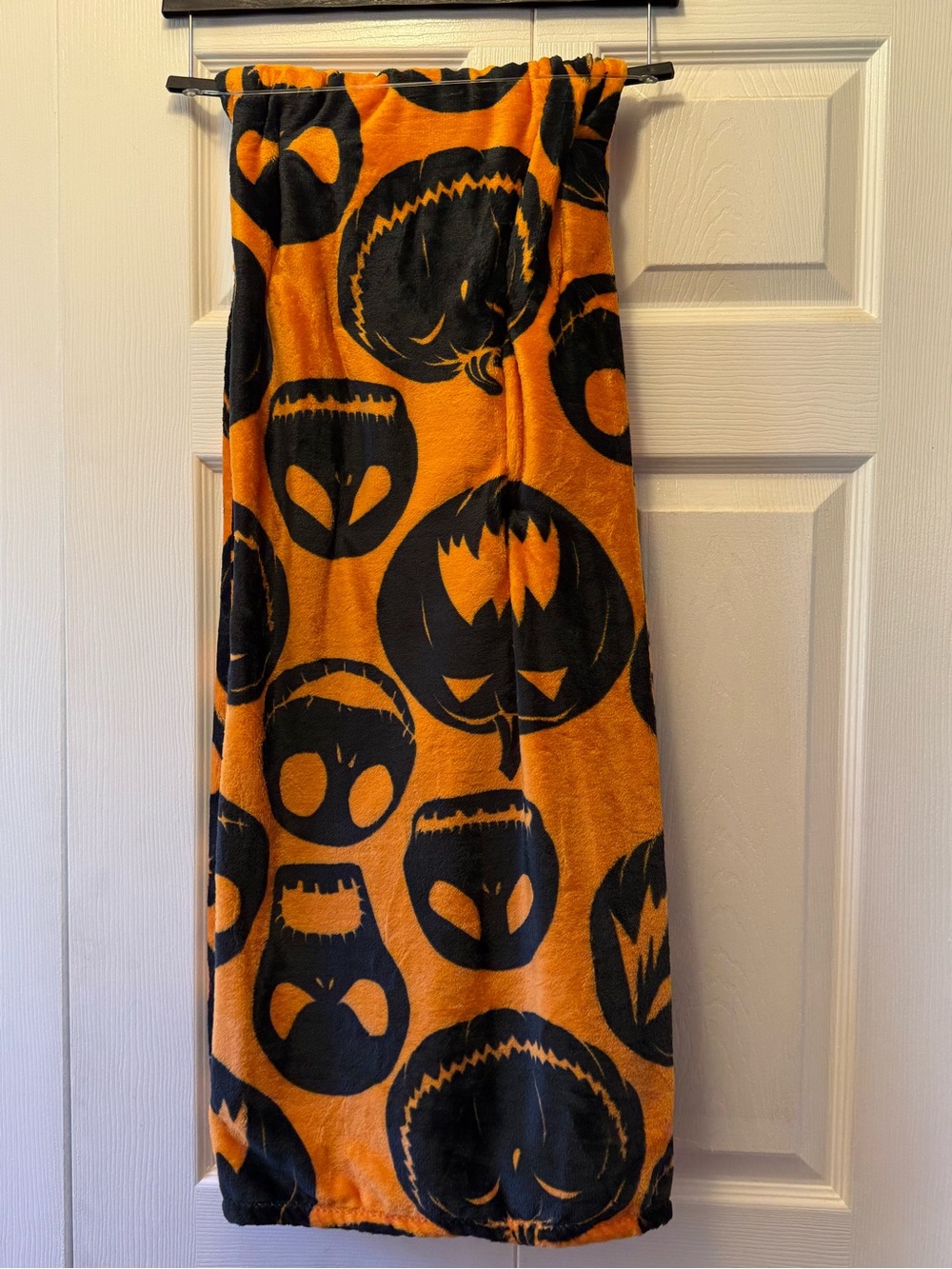 Disney nightmare before Christmas Orange & Black Jack Skellington blanket - Picture 5 of 5